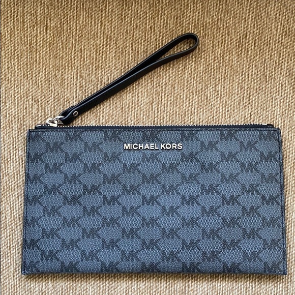 MICHAEL Michael Kors Handbags - Michael Kors Jet Set Wristlet